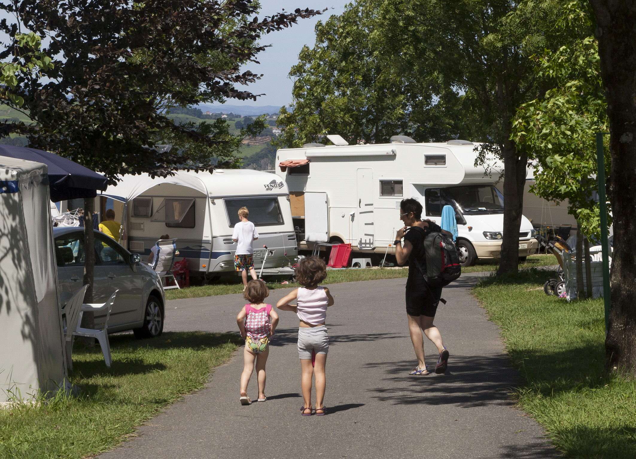 Imagen de una familia en el Gran Camping Zarautz