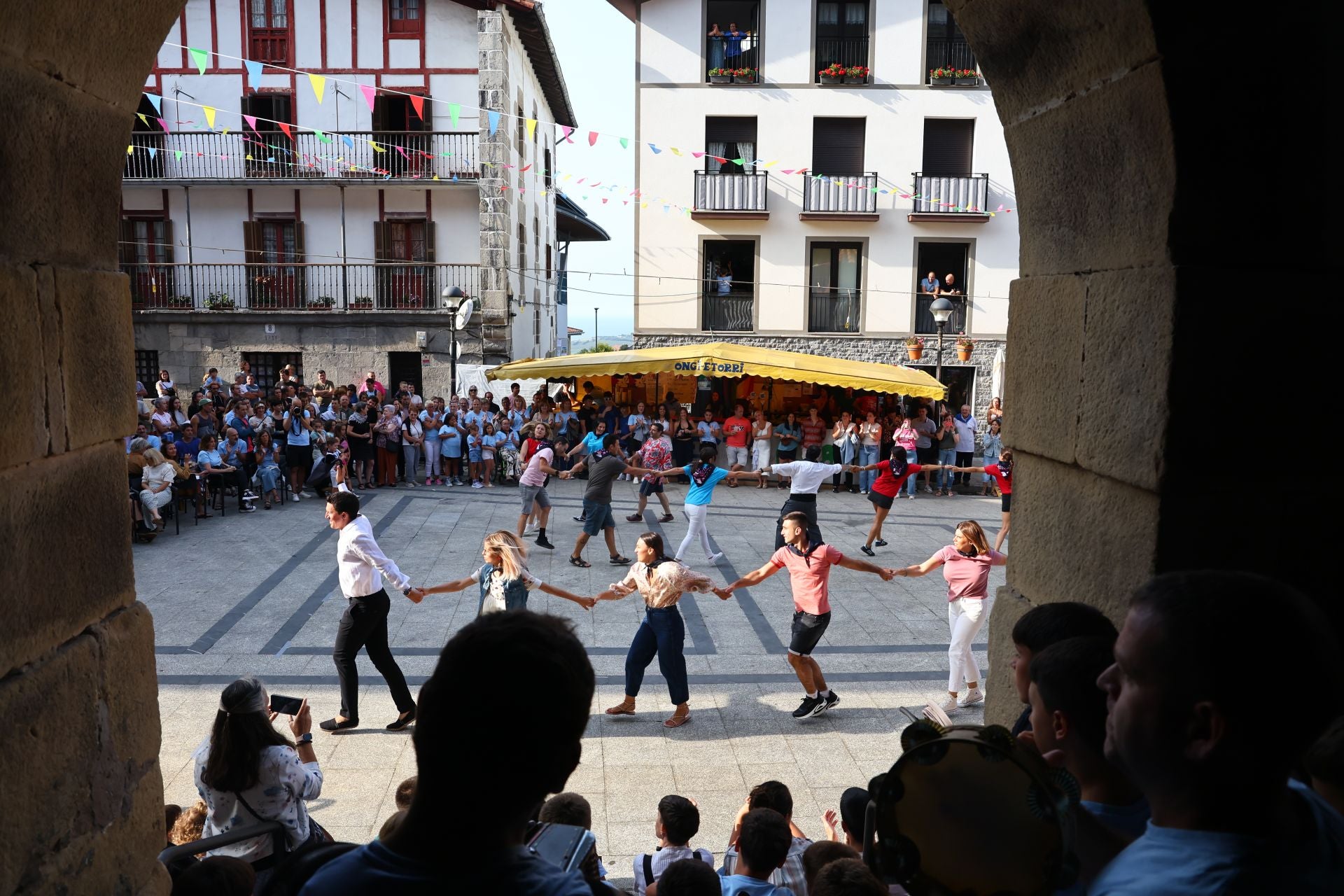 San Donato y San Lorenzo llegan a Aia