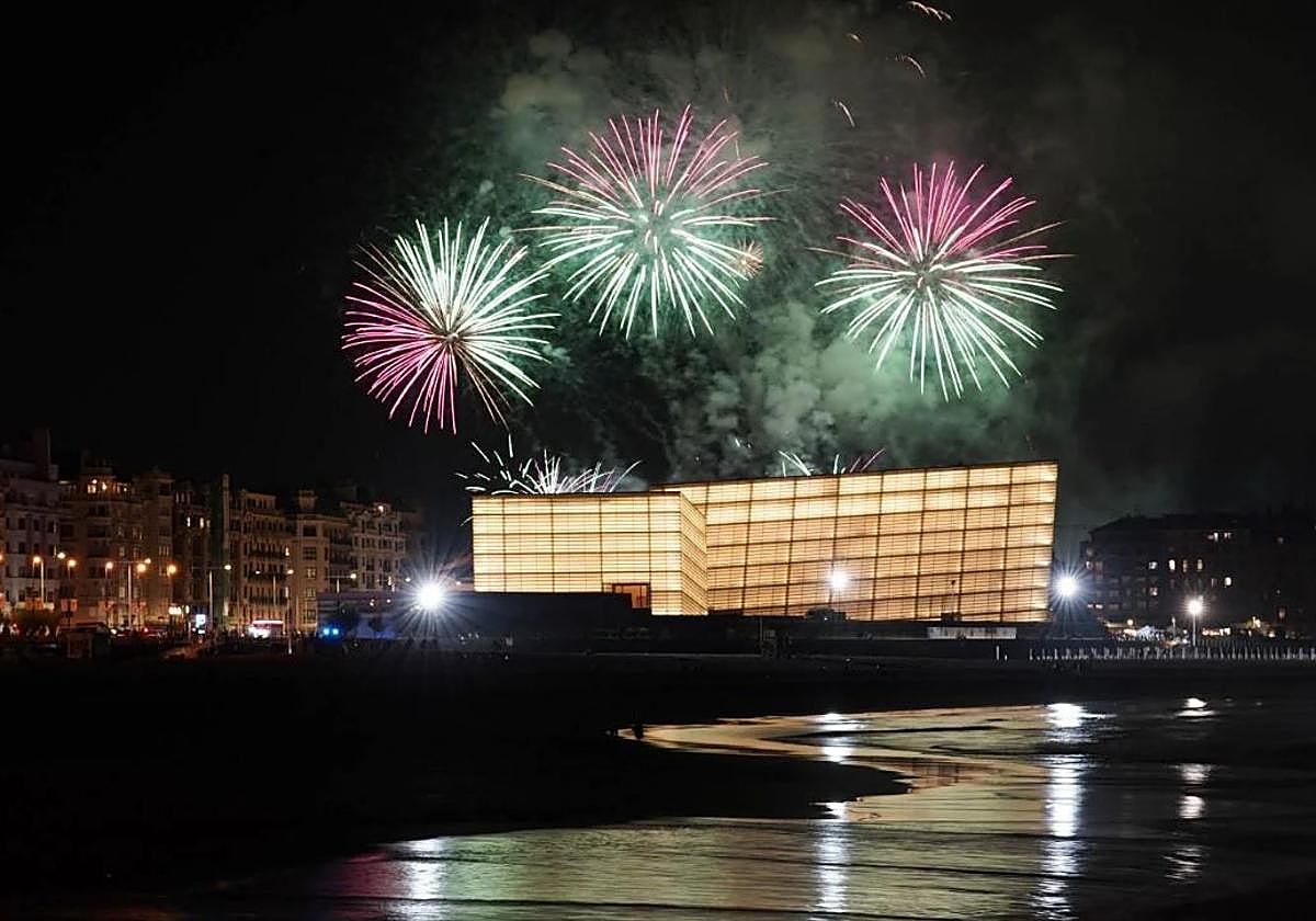 Cada donostiarra tiene su txoko especial para ver los fuegos.