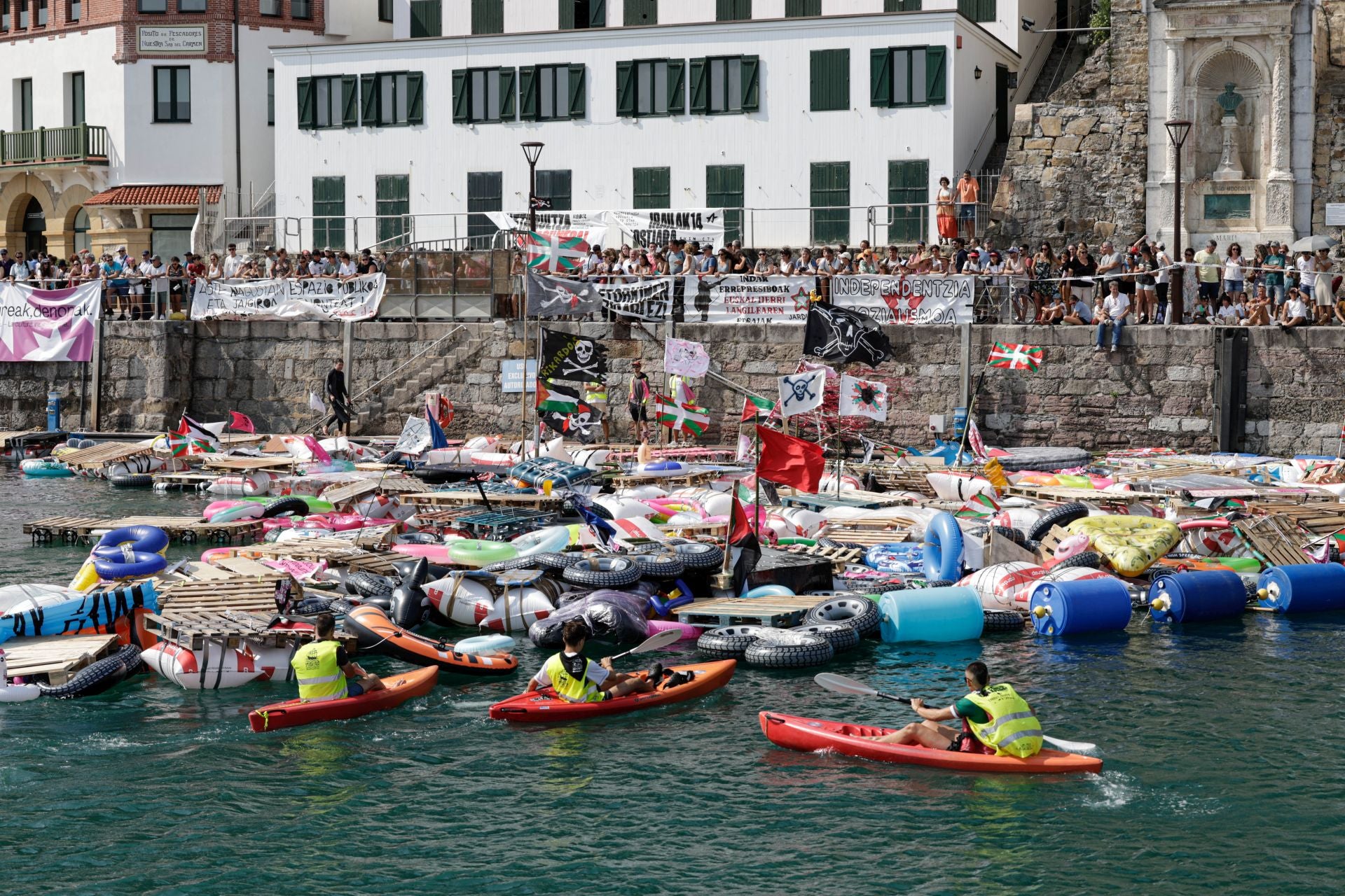 Multitudinario abordaje en San Sebastián