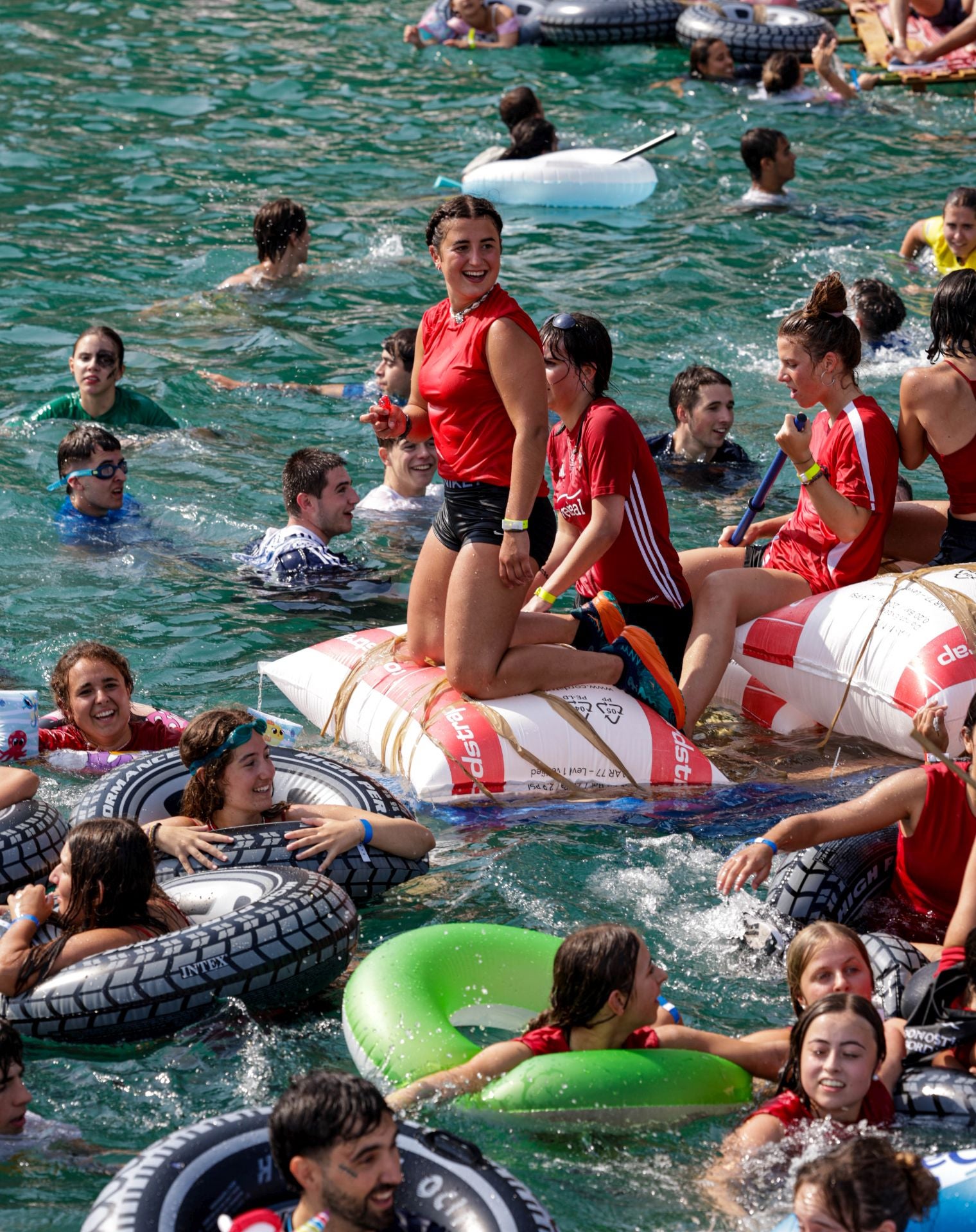 Multitudinario abordaje en San Sebastián