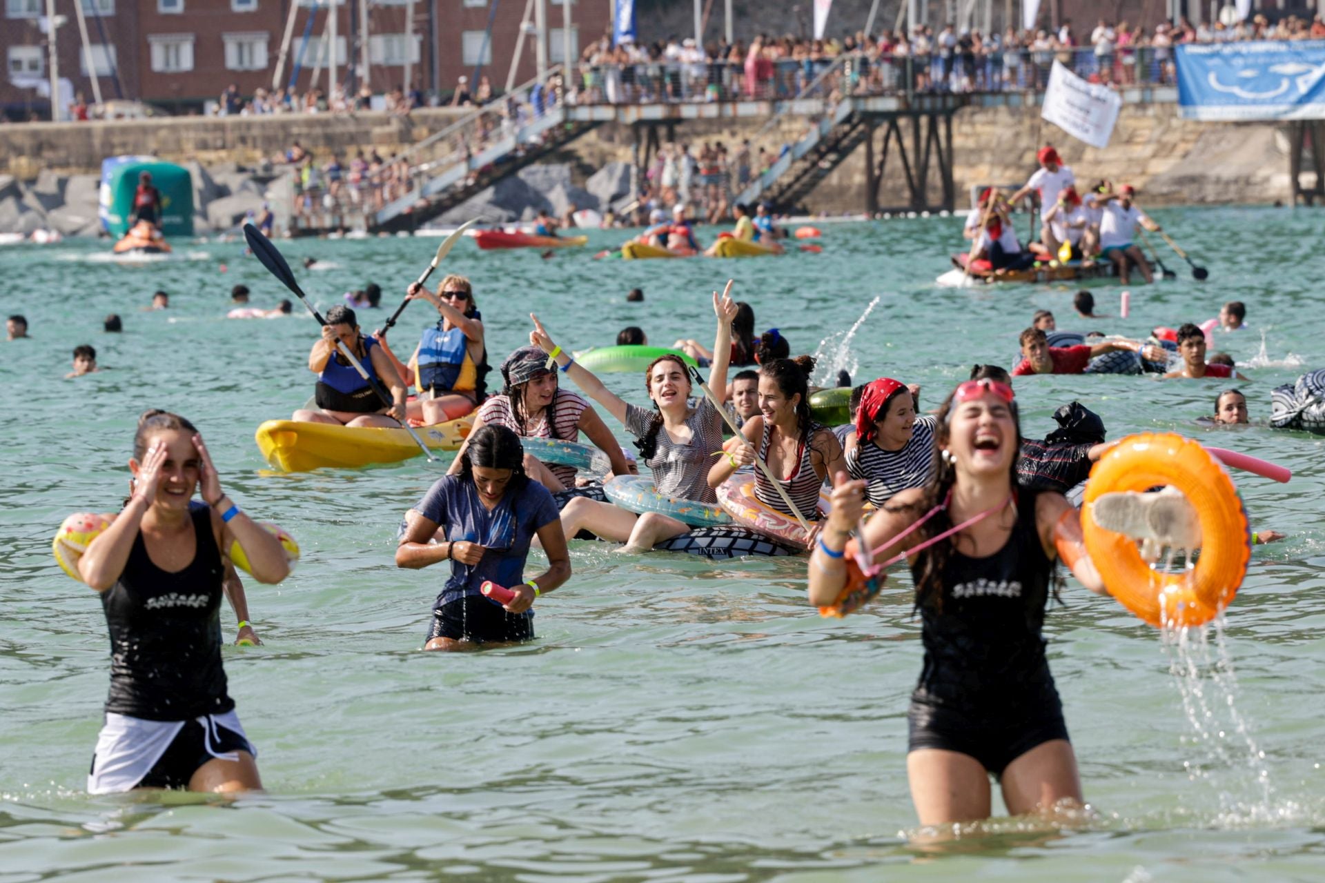 Multitudinario abordaje en San Sebastián