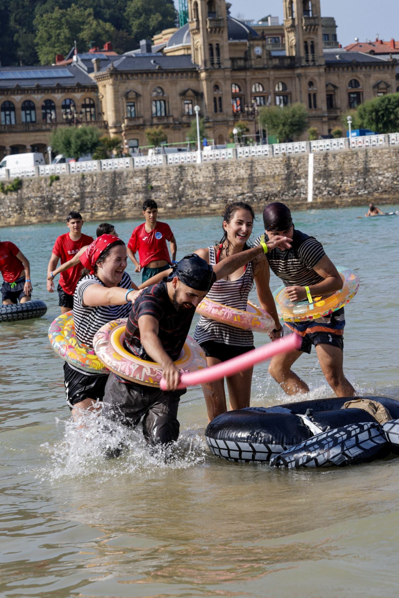 Multitudinario abordaje en San Sebastián