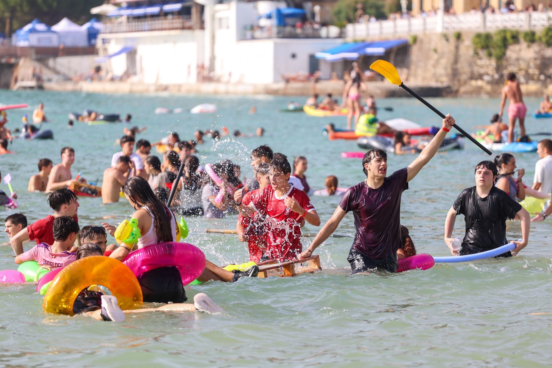 Multitudinario abordaje en San Sebastián