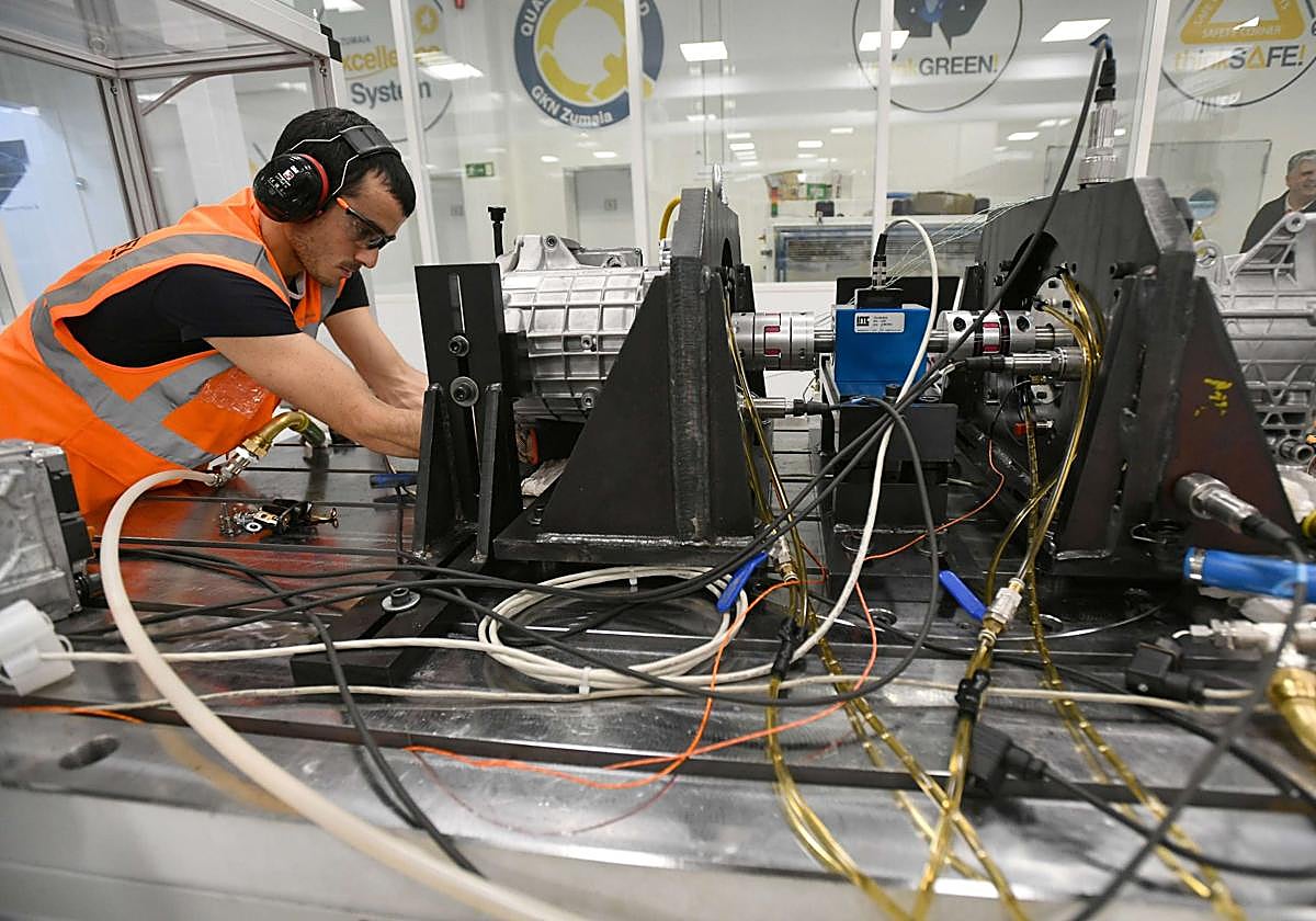 Enpresa munduan euskara sustatzeko egitasmoak sustuta nahi ditu 'Lanera' egitasmoak.