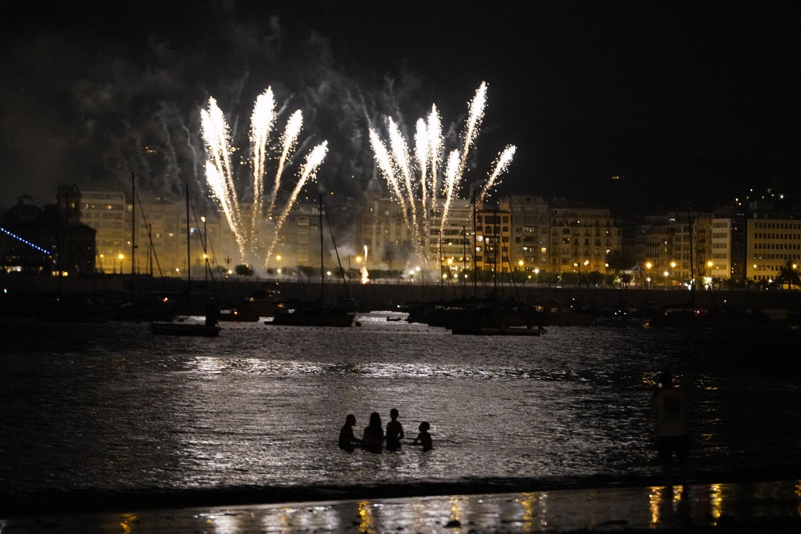 Ritmo y color con acento maño en la Semana Grande de Donostia