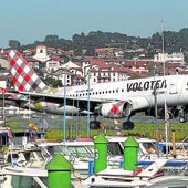 Aterrizaje de un avión de Volotea, la aerolínea que más destinos ofrece (4) desde Hondarribia.