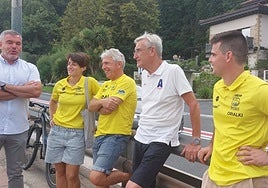 Orioko ordezkariak Borja Rodrigo, ACT-ko presidentearekin, atzo eguerdian Zarautzen.