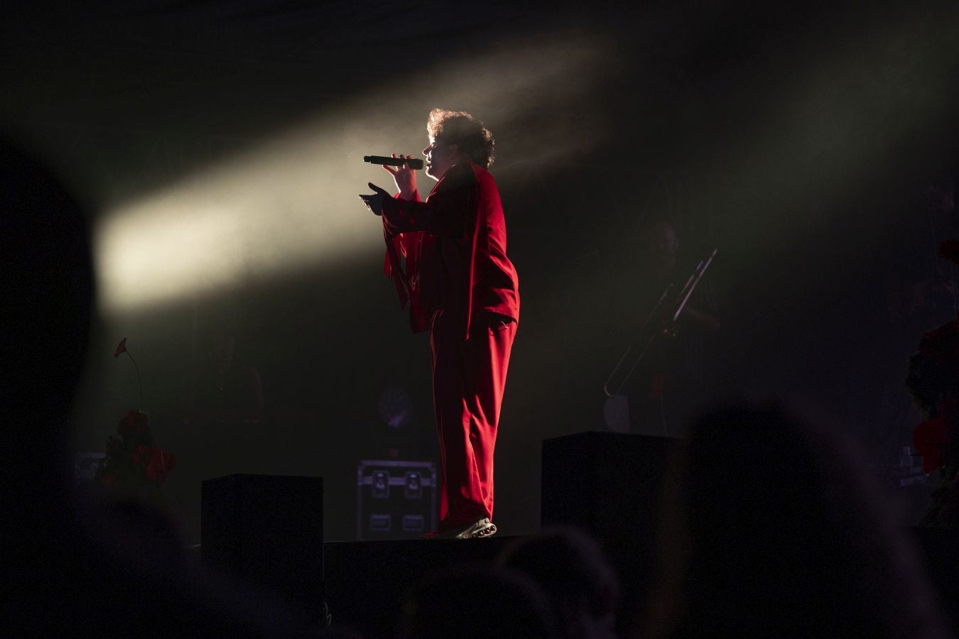 Intimidad y energía contagiosa con Janus Lester