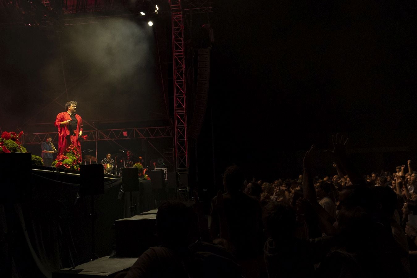 Intimidad y energía contagiosa con Janus Lester