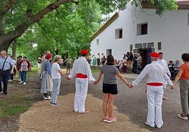 Imagen de la fiesta de San Roke del año pasado en la ermita de Santiagomendi.