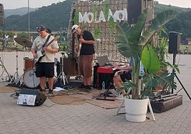 Mola Molak uda osoan kontzertu eta ekitaldiak ditu.