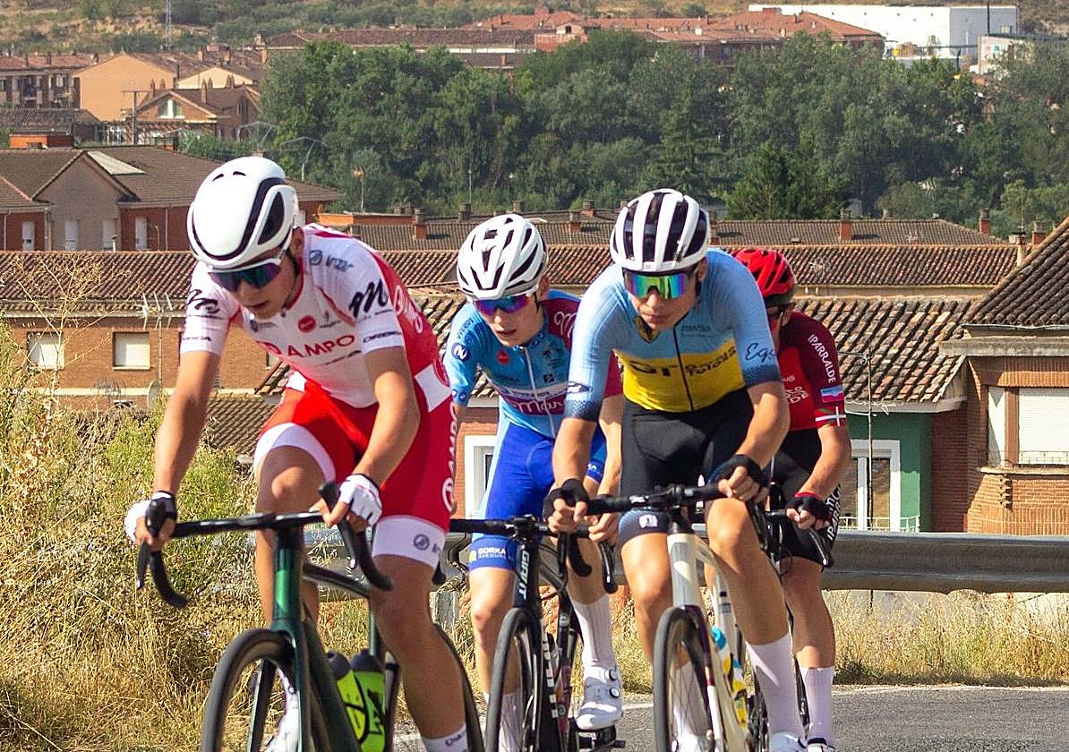 Aratz Unanue, erdian.