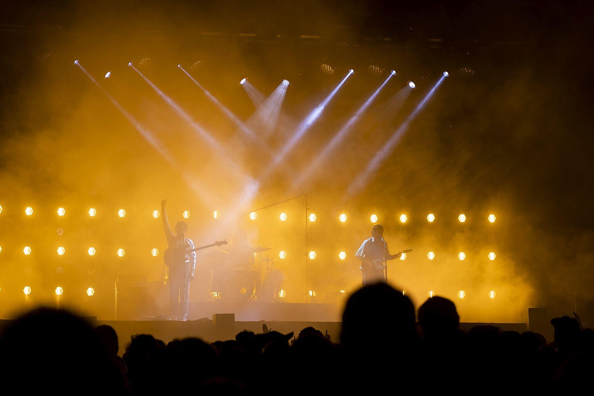 Sexy Zebras llenan de caos controlado Sagüés