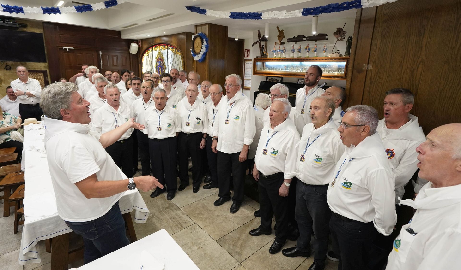 Multitudinario Festara