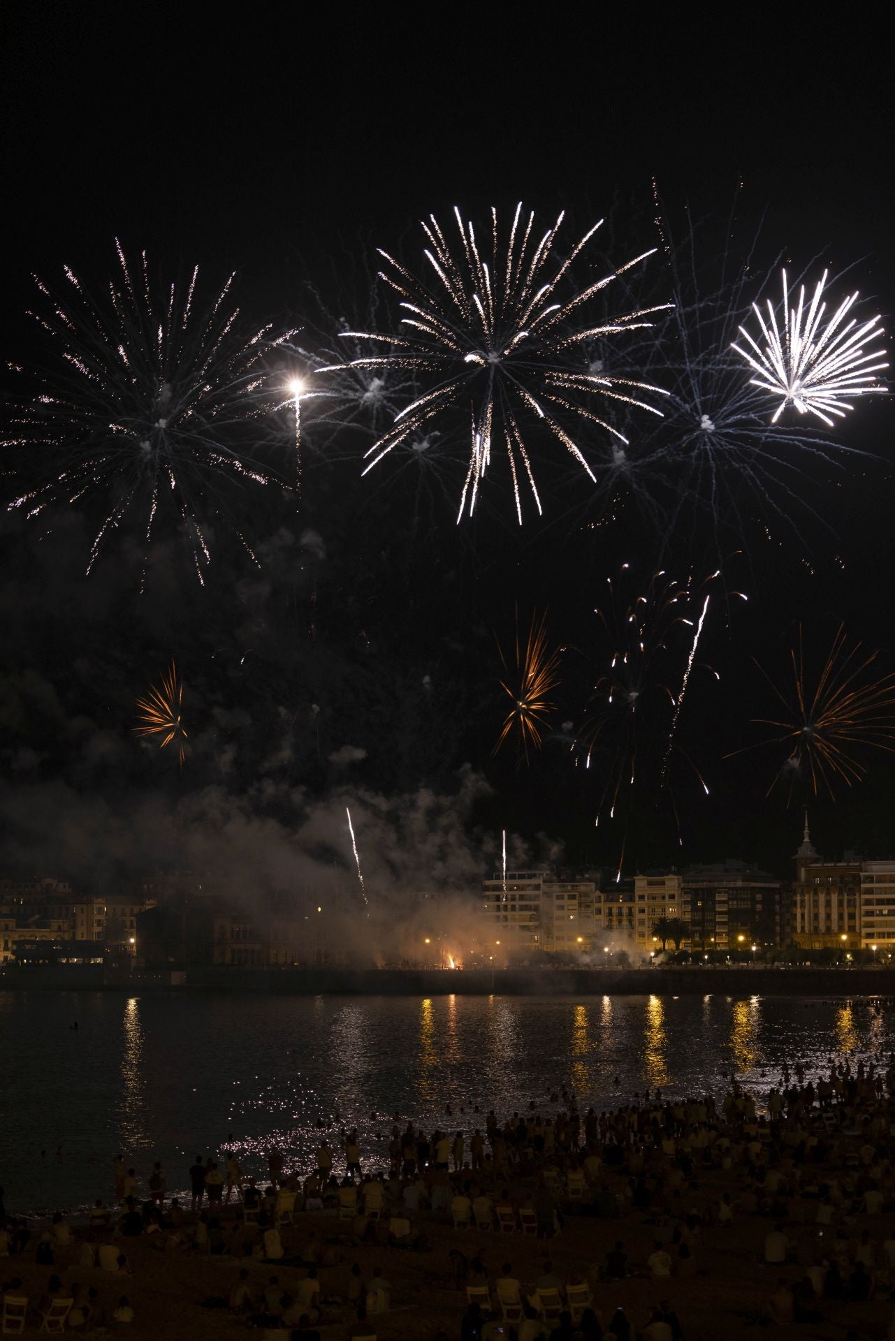 Pirotecnia Valenciana, maestría en el diseño de espectáculos llenos de ritmo, color y tradición