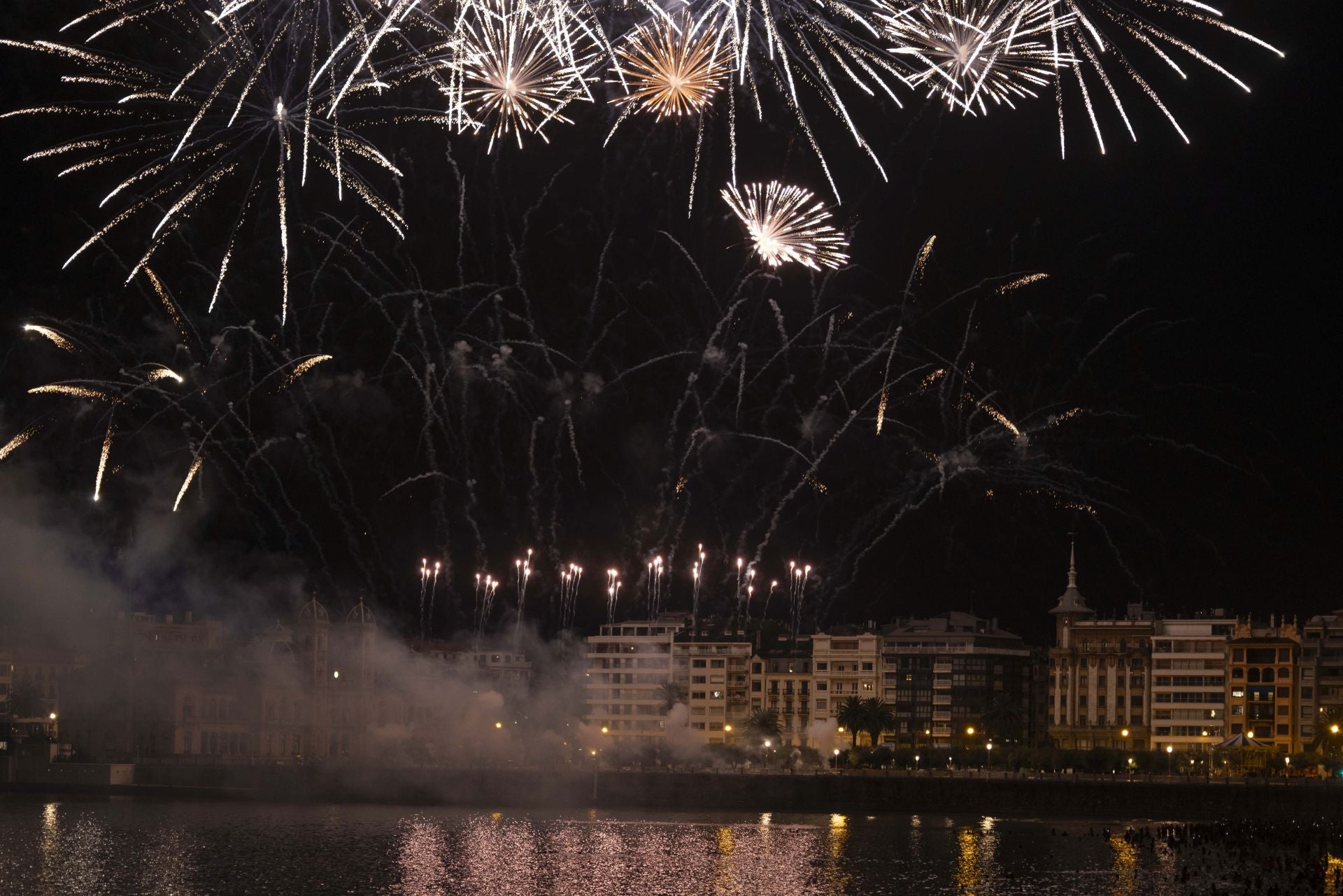 Pirotecnia Valenciana, maestría en el diseño de espectáculos llenos de ritmo, color y tradición