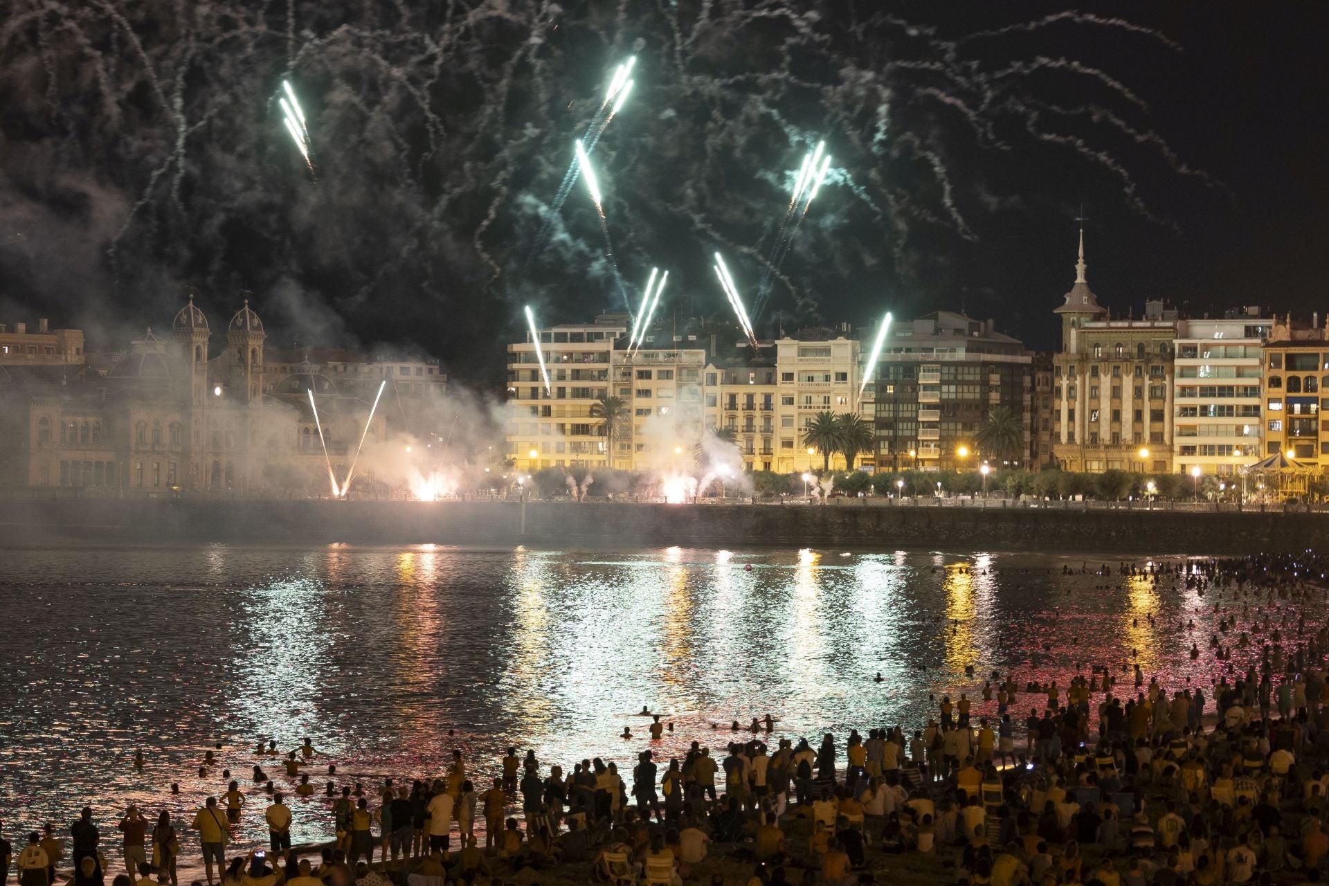 Pirotecnia Valenciana, maestría en el diseño de espectáculos llenos de ritmo, color y tradición