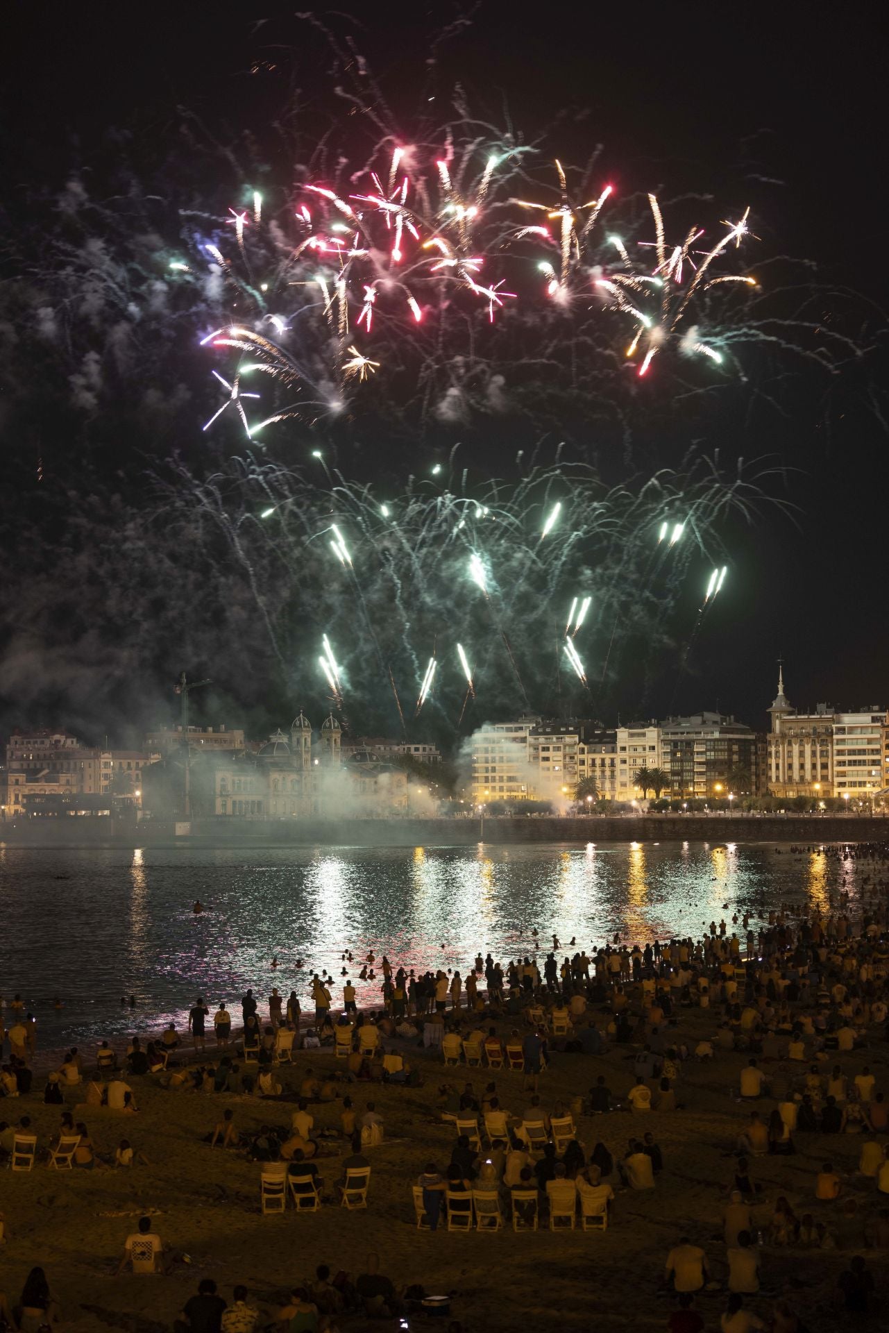 Pirotecnia Valenciana, maestría en el diseño de espectáculos llenos de ritmo, color y tradición