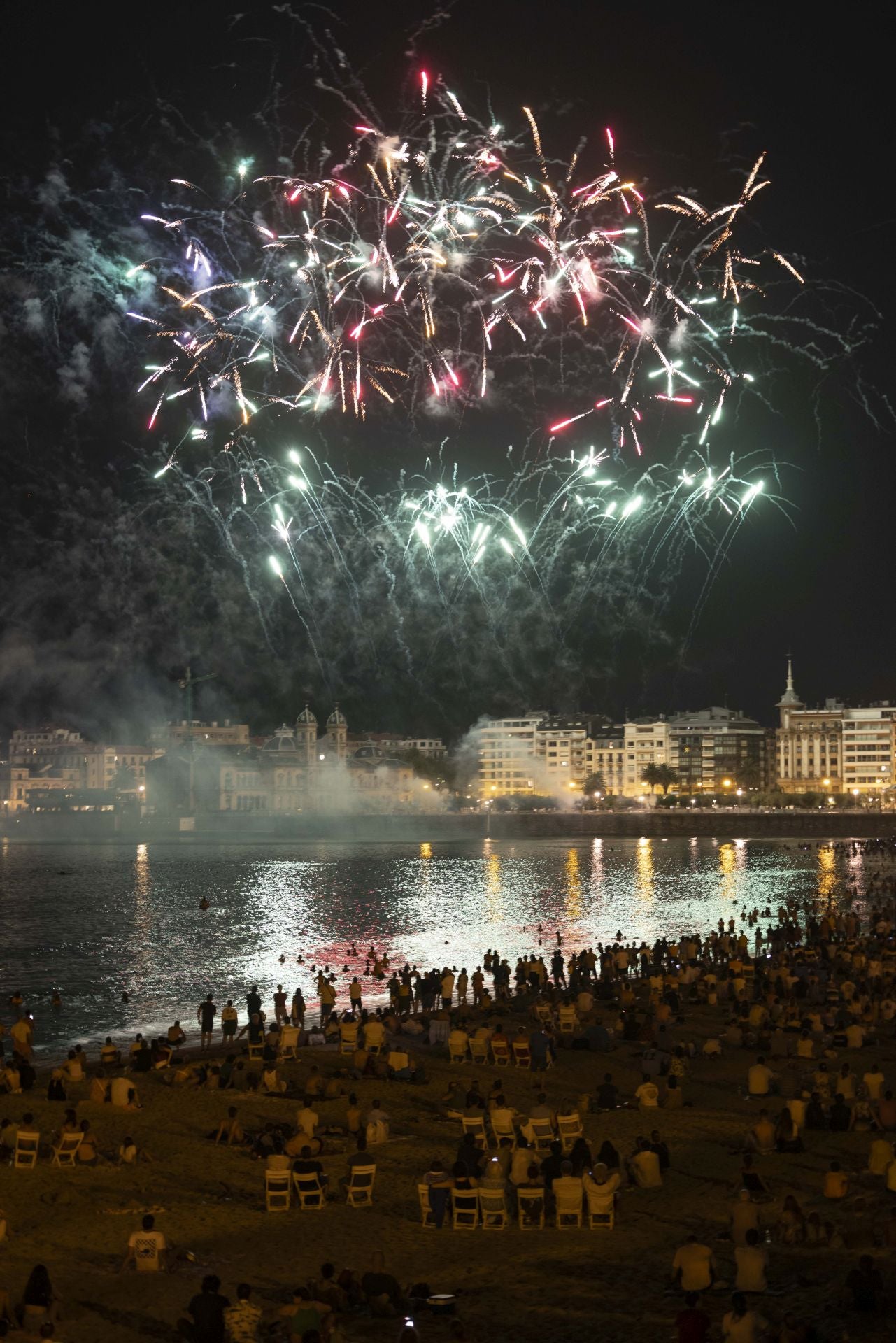 Pirotecnia Valenciana, maestría en el diseño de espectáculos llenos de ritmo, color y tradición