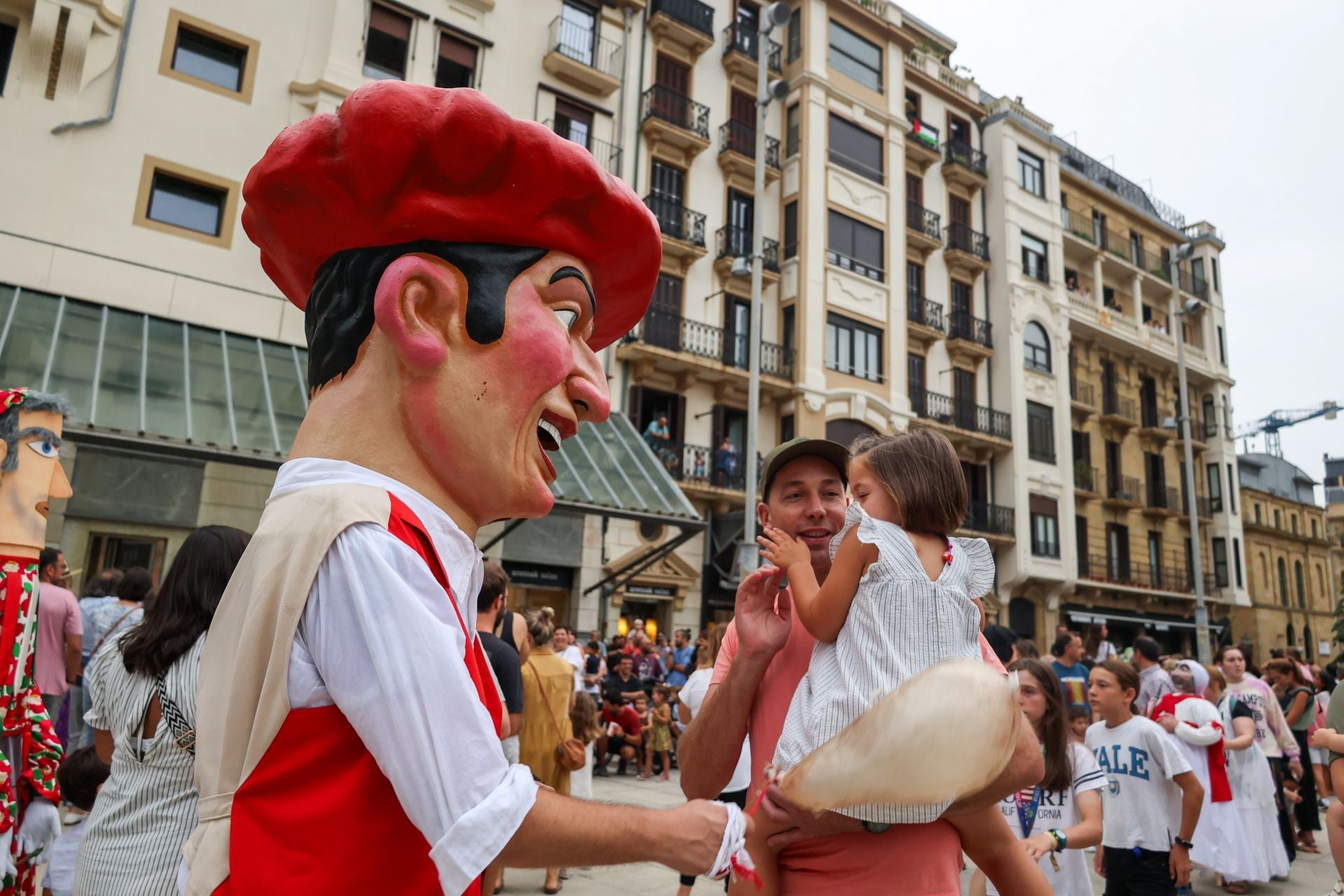 Despedidad de los gigantes y cabezudos de la Semana Grande