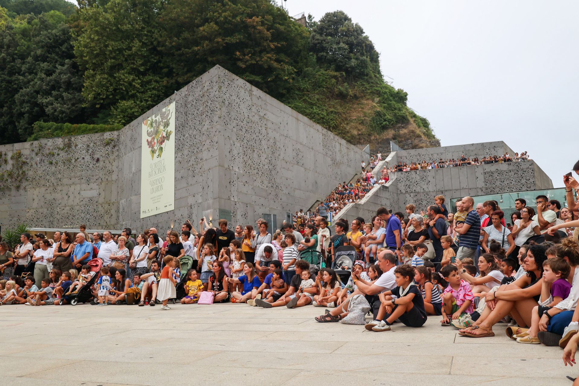 Despedidad de los gigantes y cabezudos de la Semana Grande
