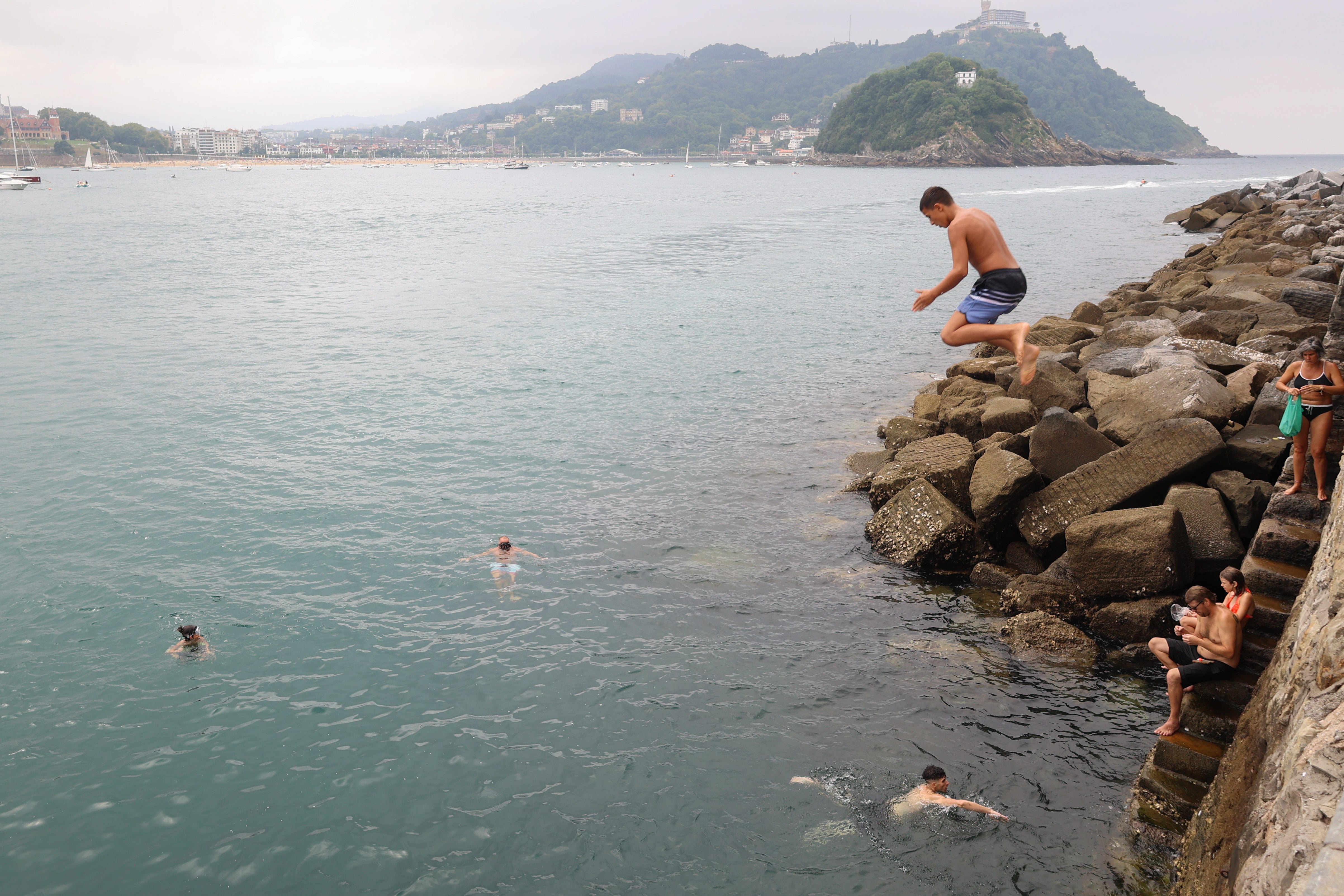La Concha llena pese a la bajada de 10 grados
