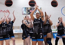 Domusa Teknik ISBko jokalariak partida baten ostean.