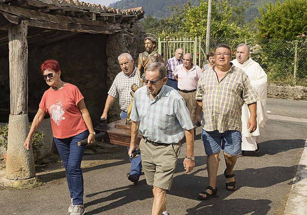 Azkue rindió honor a su patrón San Roke