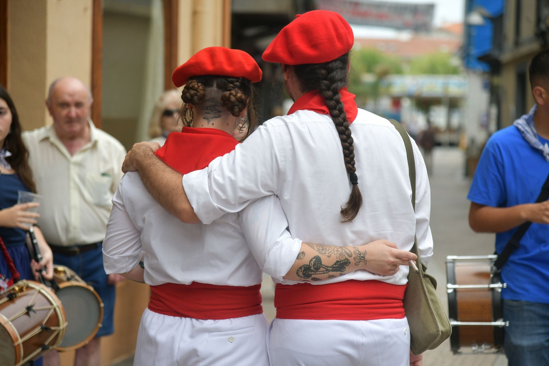 Jorrai Dantza y txistularis en las fiestas de San Roke
