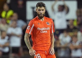 Caleta-Car, en su estreno con la Real en Valencia