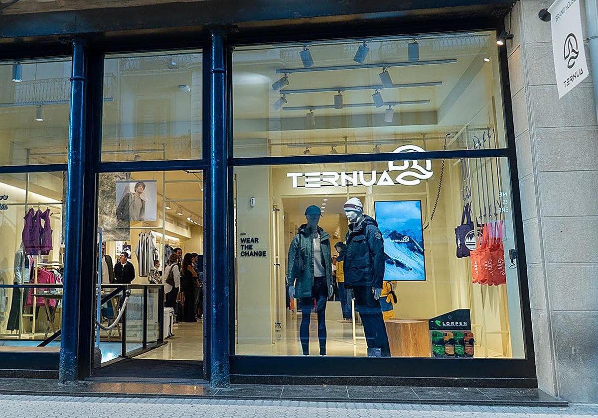 Cierre de la tienda Ternua en el centro de Donostia