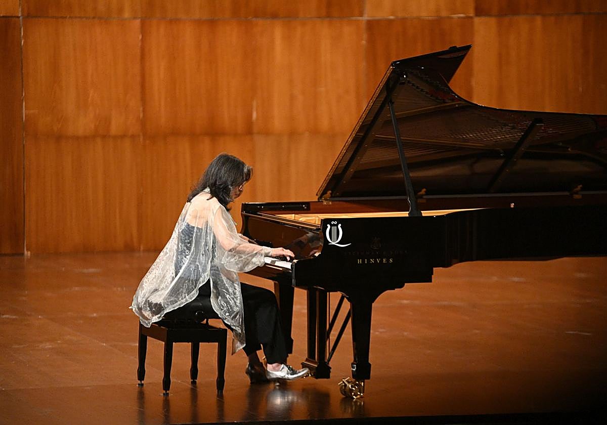 Mitsuko Uchida, ayer durante su recital en el Victoria Eugenia.
