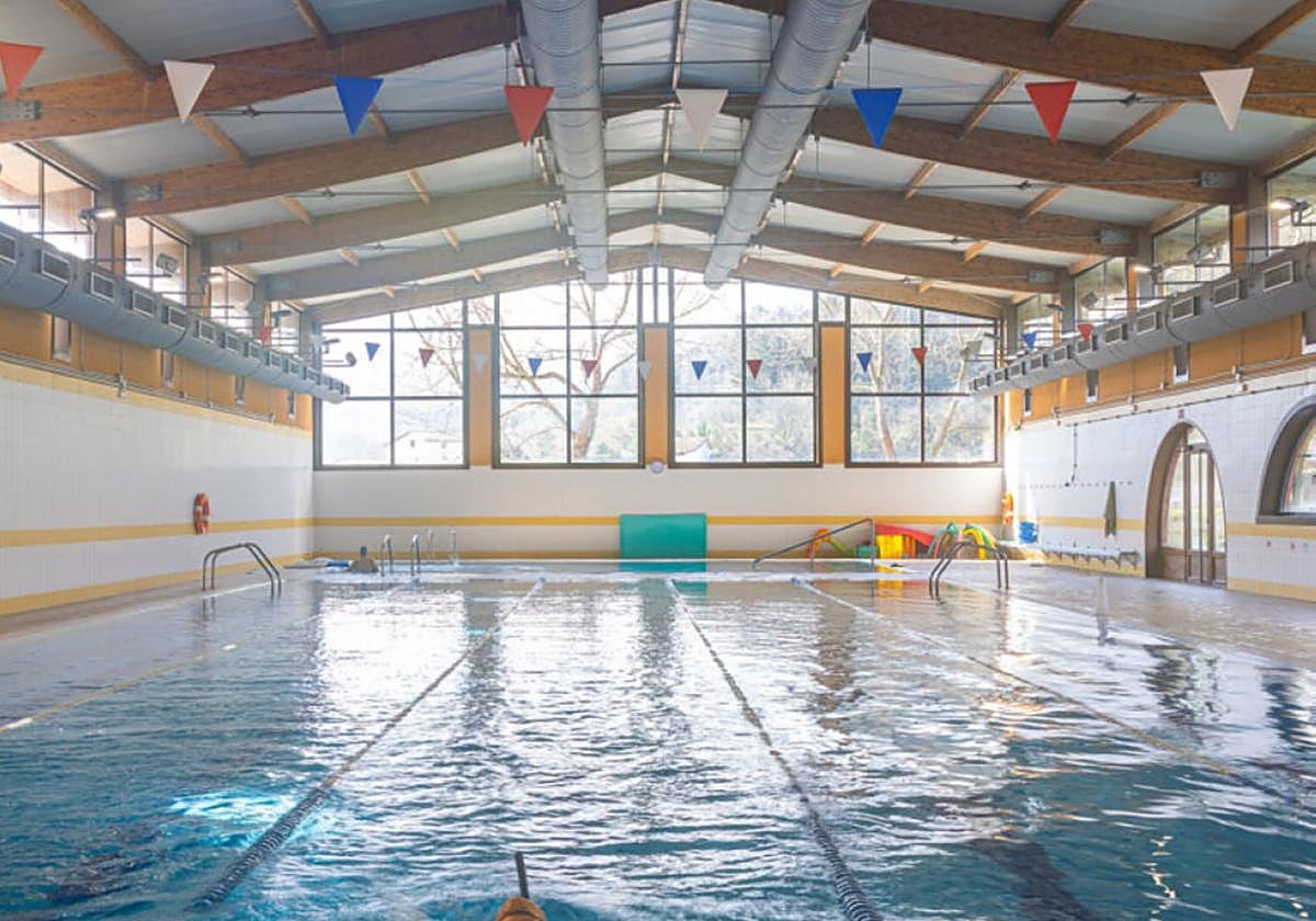 Besteak beste, igerilekua hustuko dute, uraren zirkuitua garbitzeko ...