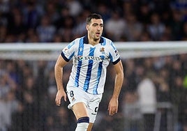 Mikel Merino, durante un encuentro con la Real Sociedad.