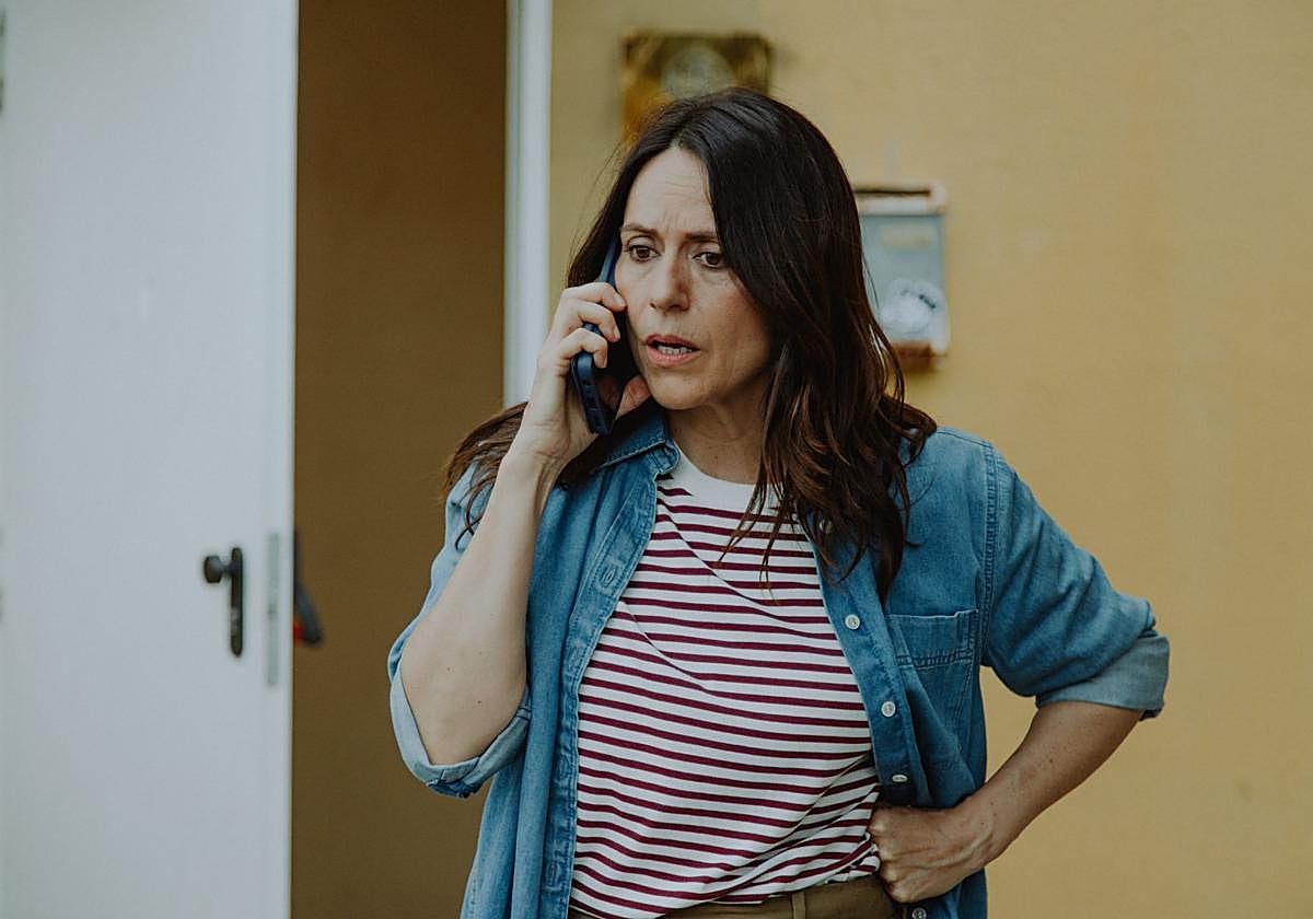 La actriz Itziar Ituño en una de las secuencias de 'Argi gorriak' de Alberto Gastesi.