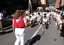 Tamborrada infantil en Ibarra.