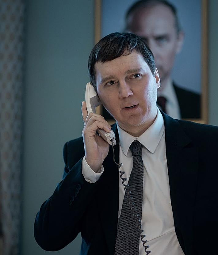 Imagen secundaria 2 - Tres imágenes de 'La vie privée', 'Jay Kelly' y 'Le mage du Kremlin'. 