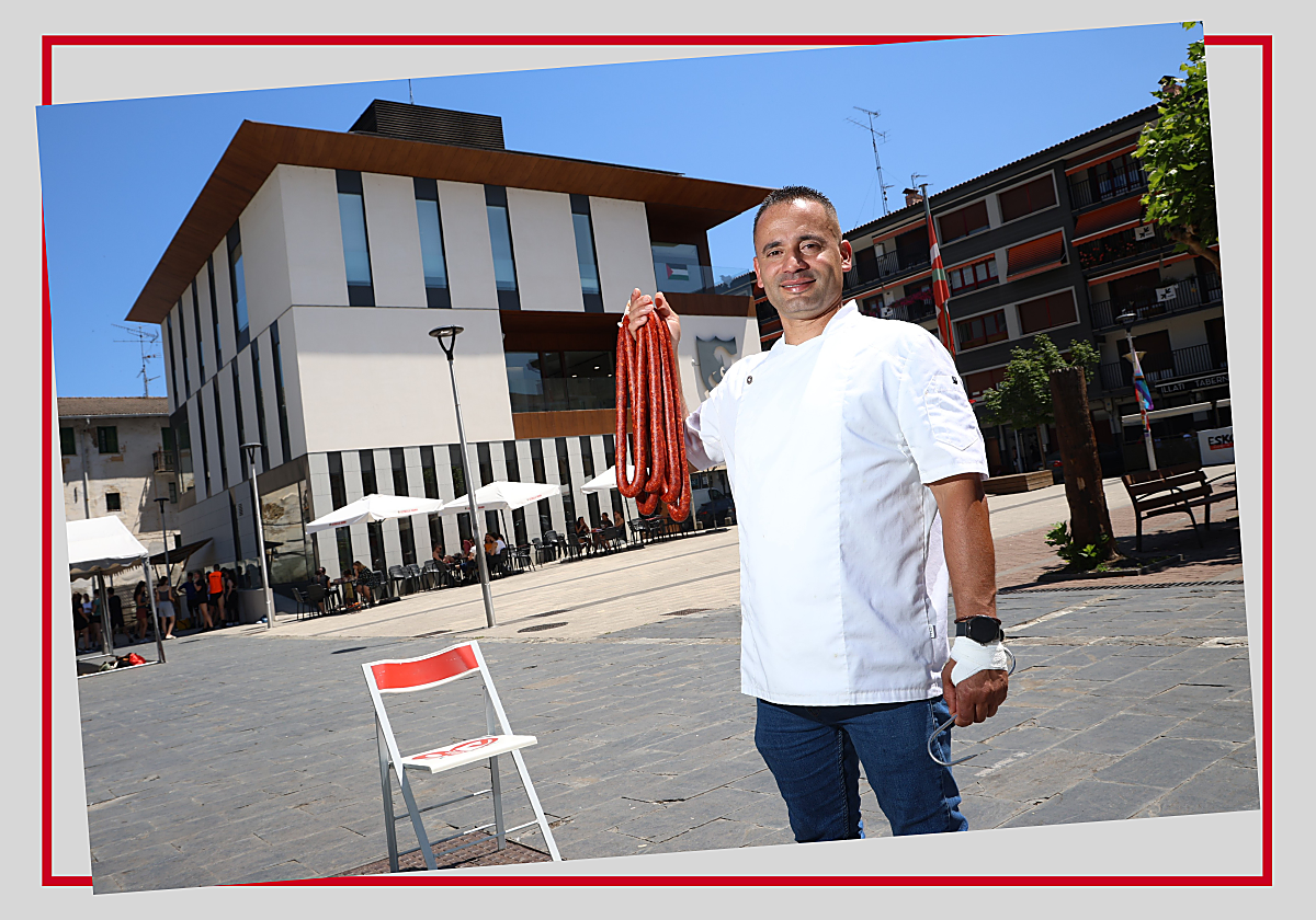 Tras pasar por varios negocios, Diuvel Álvarez regenta ahora, junto a su socia, la carnicería Beko Harategie.