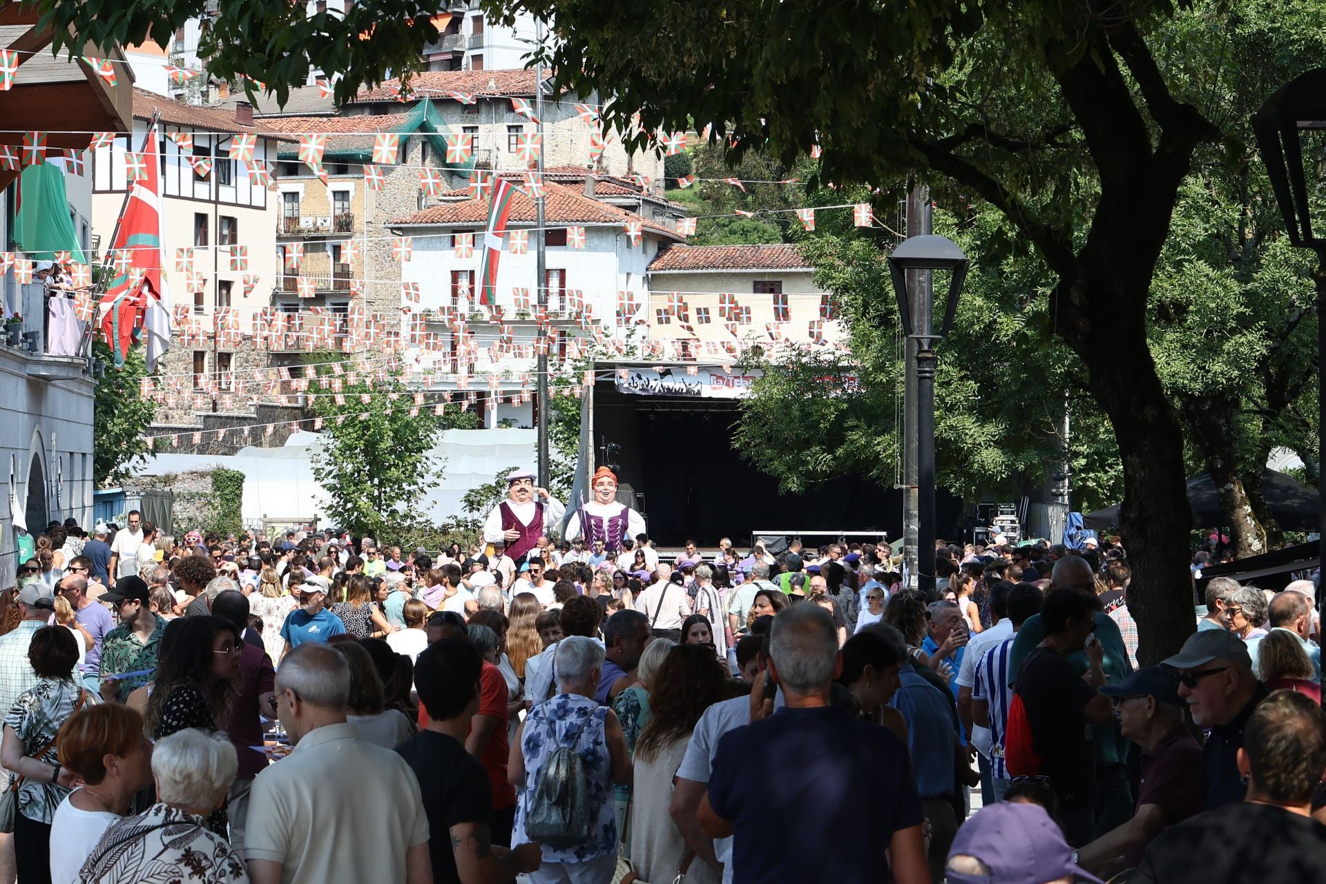 Piparrak eta tomateak, zoriontasuna Ibarran
