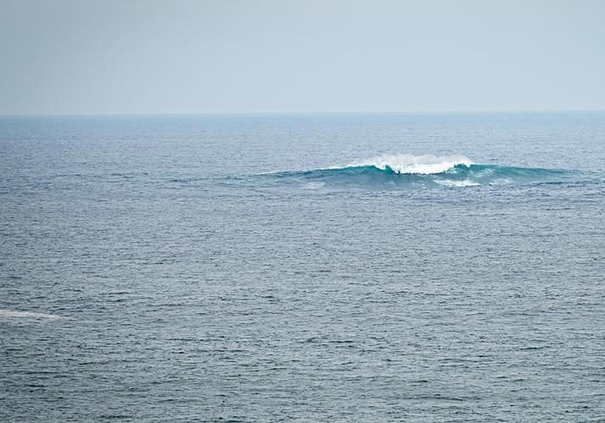 La ola de Belharra ha vuelto a hacer acto de presencia en la costa vasca.