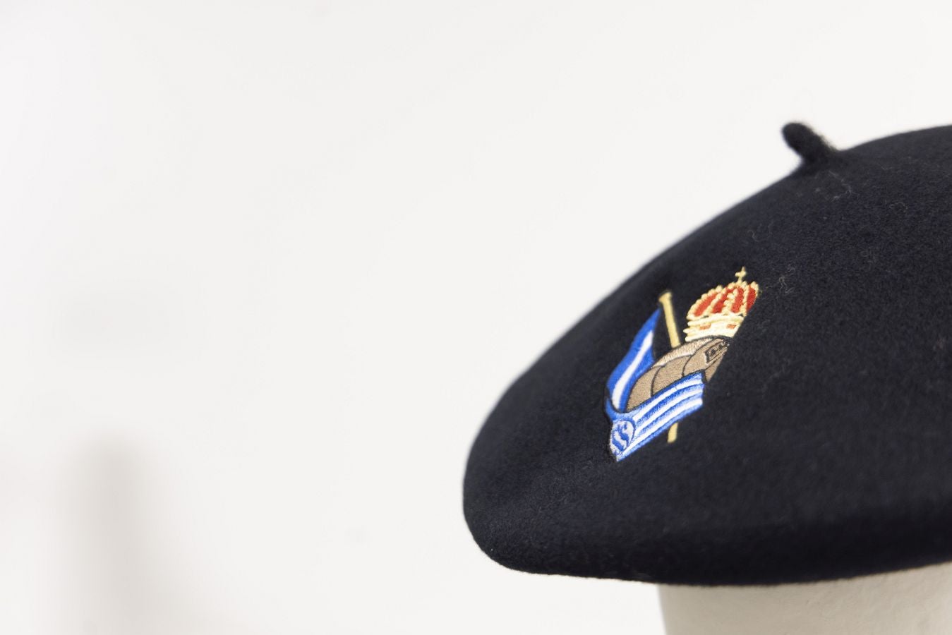 Arte y tradición en la exposición &#039;Txapelarte&#039;