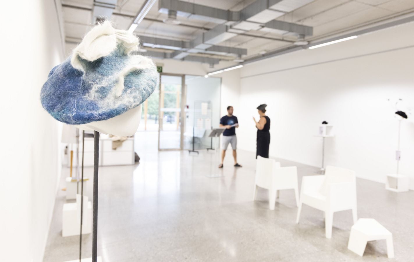 Arte y tradición en la exposición &#039;Txapelarte&#039;