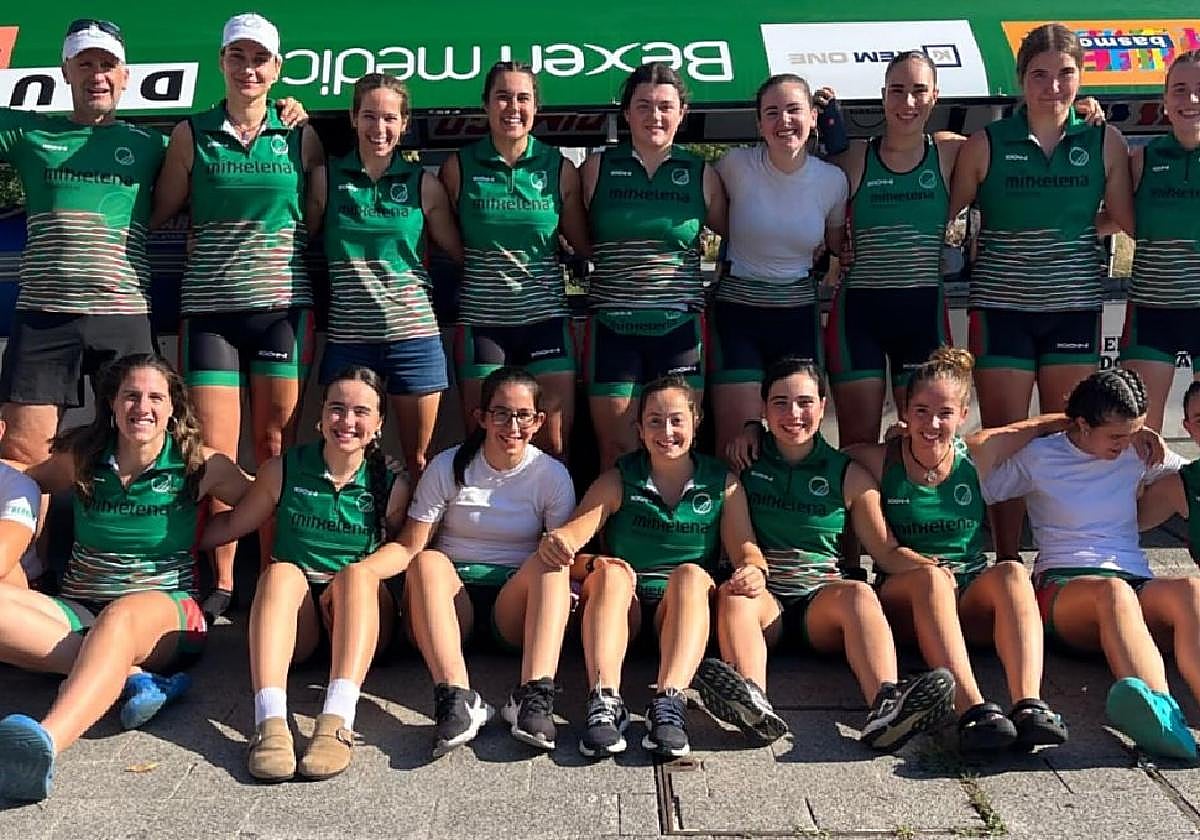 Las remeras hernaniarras de Hernaniko Arraun Elkartea finalizaron la liga ETE realizando una buena regata en el río Ibaizabal