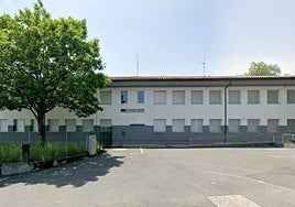 Irudian, Pello Errota ikastetxearen sarrera.