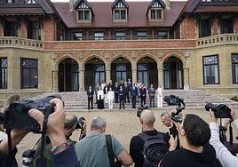 El primer Consejo del curso del Gobierno Vasco en el donostiarra Palaciod e Miramar ha generado mucha expectación