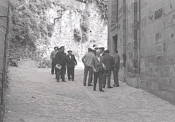 Subida al Castillo, hoy Andereño Elbira Cipitria.