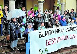 Trabajadoras de la plantilla de Benito Menni en una protesta anterior.