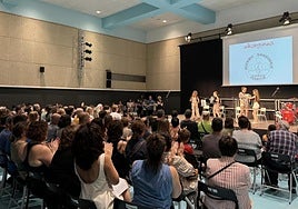 Bizkargi Musika eta Dantza eskolako ikasleen emanaldi baten une bat.