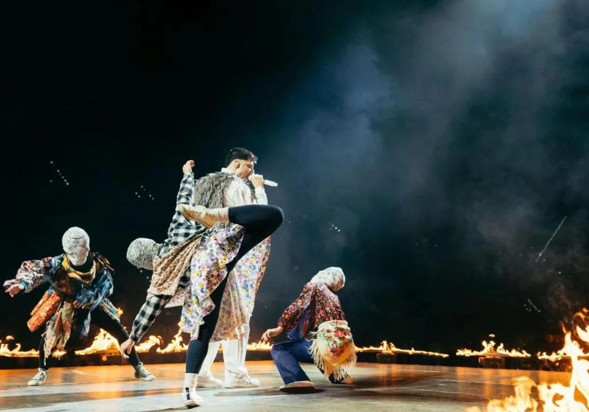 Pello Reparaz, en un momento del concierto del Navarra Arena.